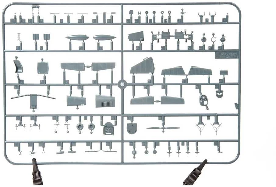 Eduard Z-126 Trenér ProfiPACK 1/48 plastikinis lėktuvo modelis 82181