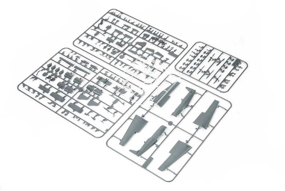 Eduard Z-126 Trenér ProfiPACK 1/48 plastikinis lėktuvo modelis 82181