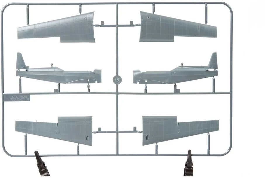 Eduard Z-126 Trenér ProfiPACK 1/48 plastikinis lėktuvo modelis 82181