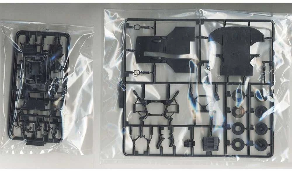 Fujimi Nissan GT-R R35 su varikliu, 1/24 plastikinis modelis