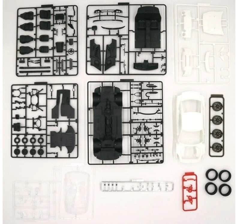 Fujimi Nissan GT-R R35 su varikliu, 1/24 plastikinis modelis
