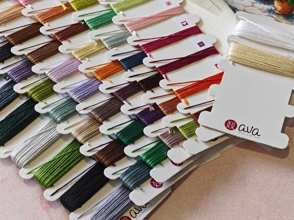 Gėlių aromatas – kryželiu siuvinėjimo rinkinys AVA Stitch