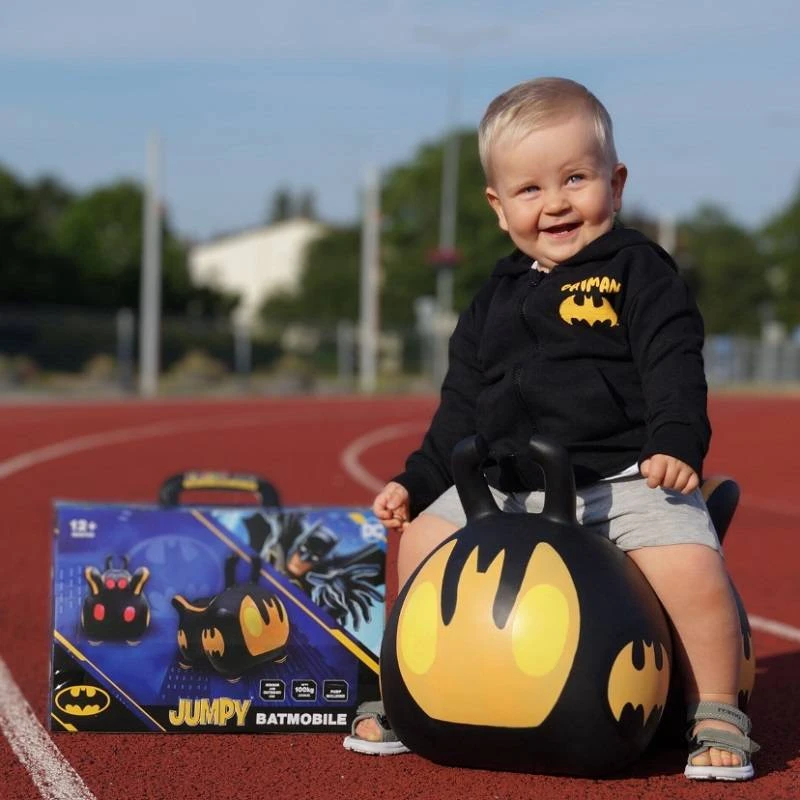 Gerard Toys Batman Batmobilio šokliukas vaikams 38 cm – guminis lavinamasis žaislas 3+