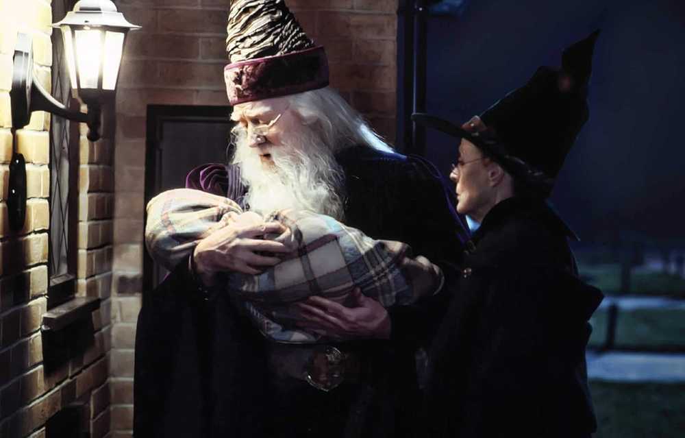 Dėlionė Insight Editions Kolekcinė Atvirukų Rinkinys - Harry Potter 100 Unikalių Atvirukų Tvirta Dėžutė