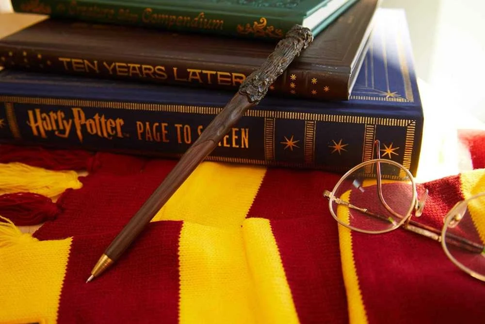 Dėlionė Insight Editions Kolekcinė Rašiklis - Harry Potter Harry Lazdelė 73g Dėžutė 3.6x23.2x3.2 cm