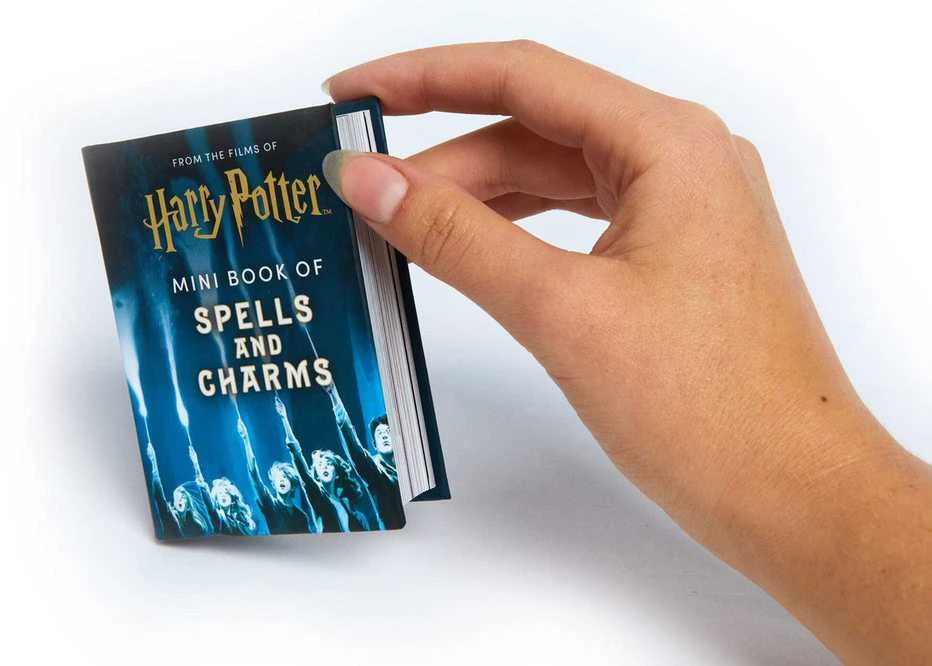 Dėlionė Knyga - Insight Editions Harry Potter Mini Knyga apie Būrimus ir Užkeikimus 304 Puslapiai