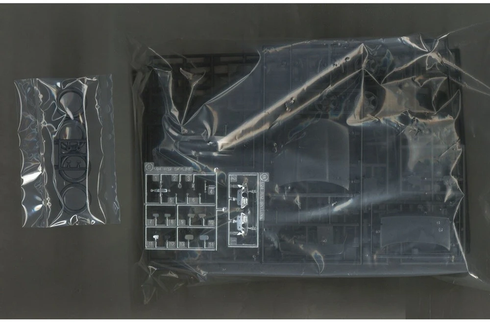 Hasegawa 1:24 Nissan Skyline GT-R R32 plastikinis surenkamas modelis su lipdukais