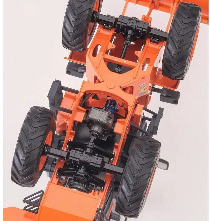 Hasegawa Hitachi ZW100-6 ratinis krautuvas 1/35 plastikinis rinkinys 66004