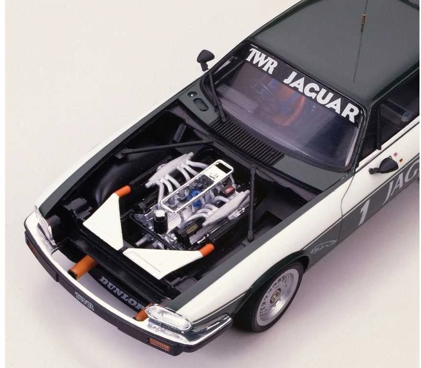 Hasegawa Jaguar XJ-S H.E. TWR 1/24 plastikinis surenkamas rinkinys