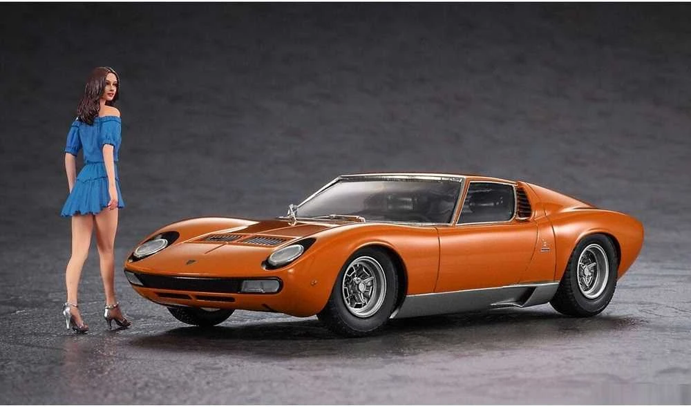 Hasegawa Lamborghini Miura P400 SV 1/24 su italų merginos figūrėle