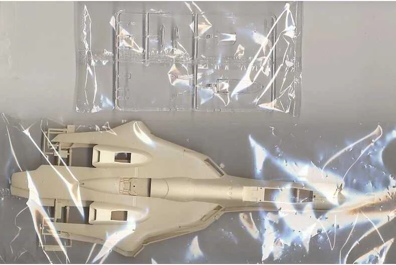 Hasegawa Macross Plus YF-19 1/48 plastikinis lėktuvo modelis