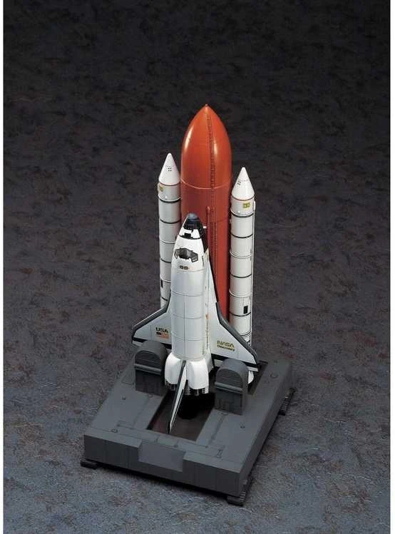 Hasegawa Space Shuttle su raketiniais nešėjais 1/200 modelis