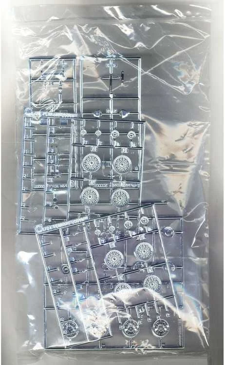 Hasegawa Toyota 2000GT Wire Wheel 1/24 plastikinis modelis