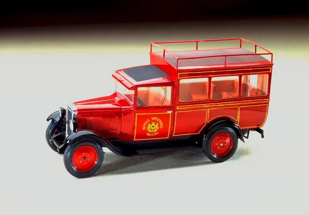 Heller Citroen C4 Splendid Hotel automobilio modelis 1/24 80713
