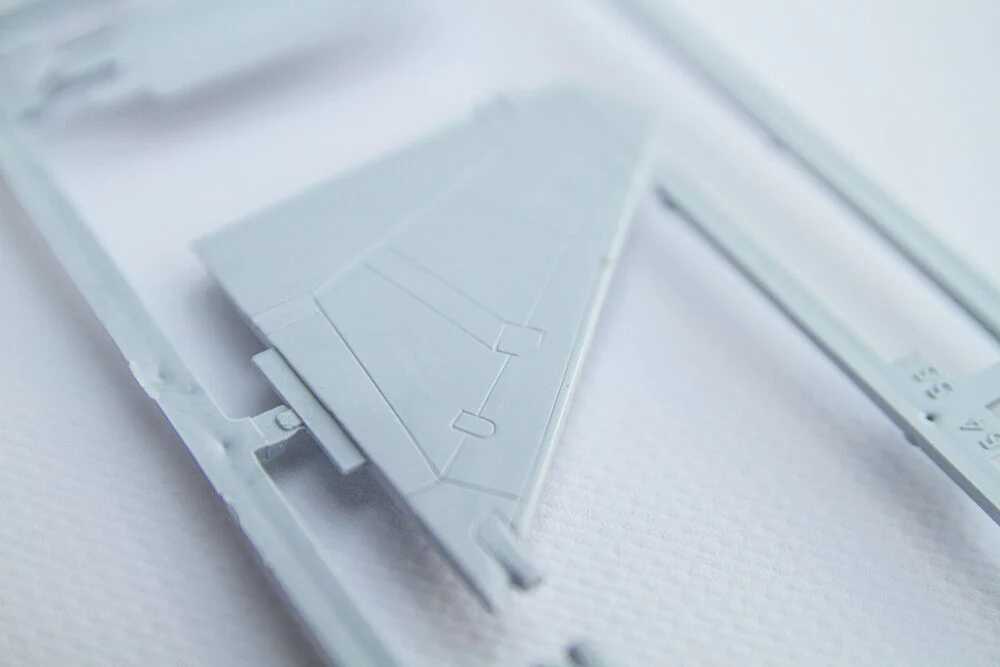 Heller Su-27UB/P Ukraina 1/72 surenkamo modelio rinkinys (80371)
