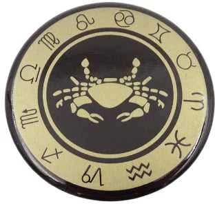 Hobilt Zodiako Vėžys šaldytuvo magnetas – emaliuotas, auksinis, 6 cm