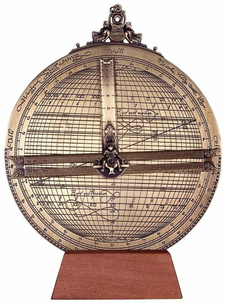 Hemisferium Ica Sl Žalvarinė astrolabija 20 cm – Renesanso replika, funkcionali, su mediniu stovu