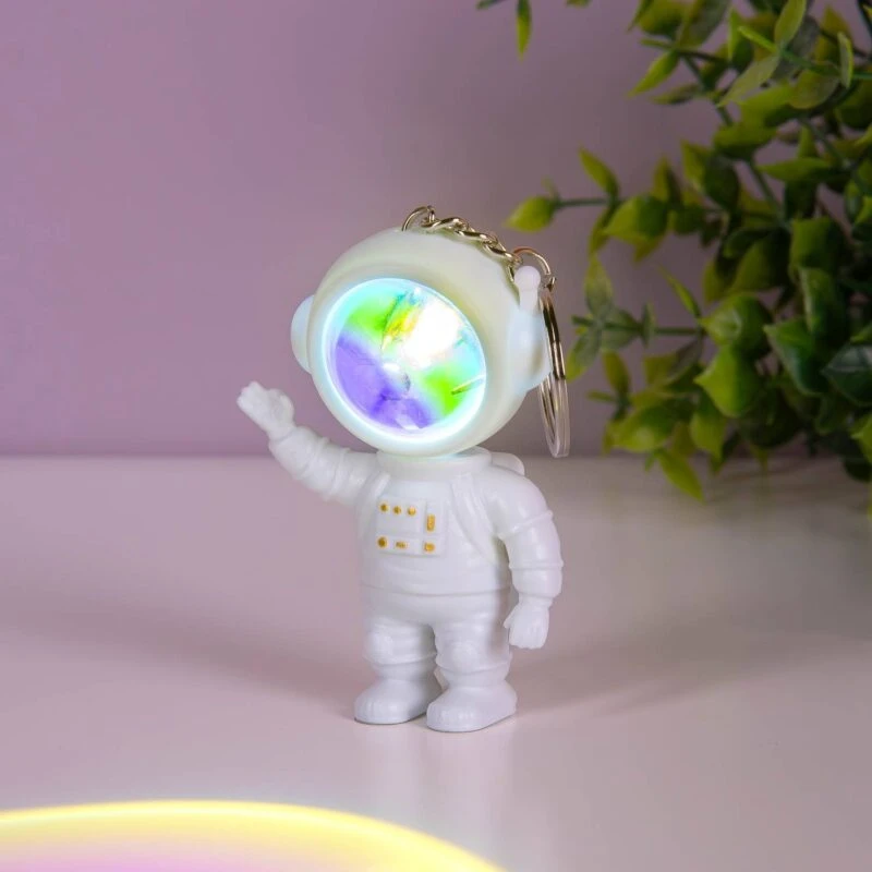 Hobilt Šviečiantis astronauto raktų pakabukas, 7 cm