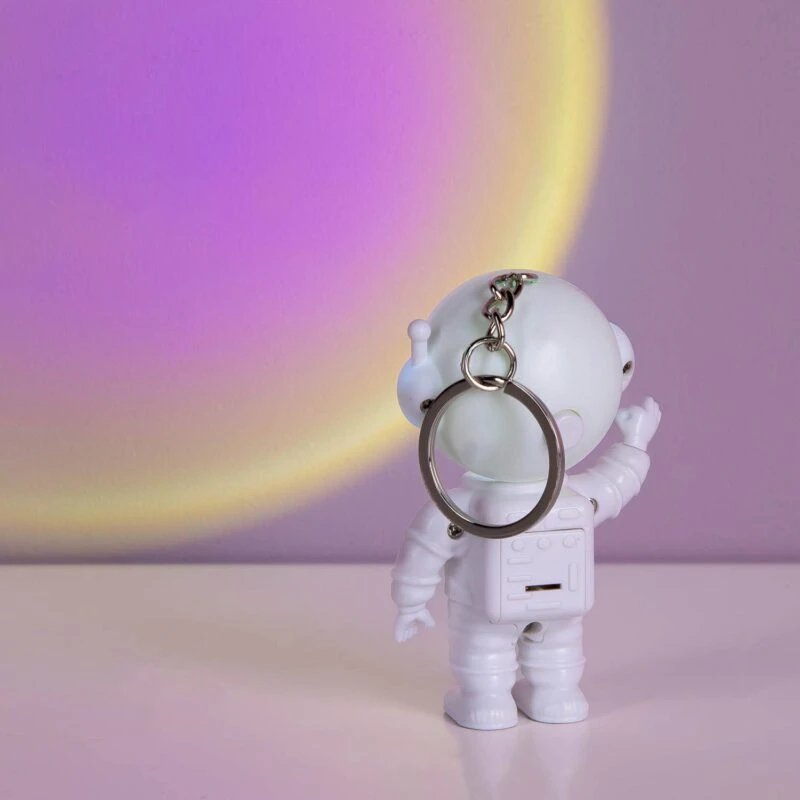 Hobilt Šviečiantis astronauto raktų pakabukas, 7 cm