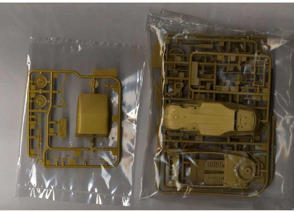 Hero Hobby Kits Vokiškas Schwimmwagen Type 166 2in1 plastikinis modelis 1/35