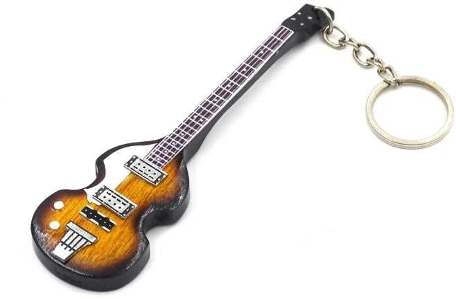Indominiguitars Bosinės gitaros raktų pakabukas iš mahagono – McCartney, The Beatles