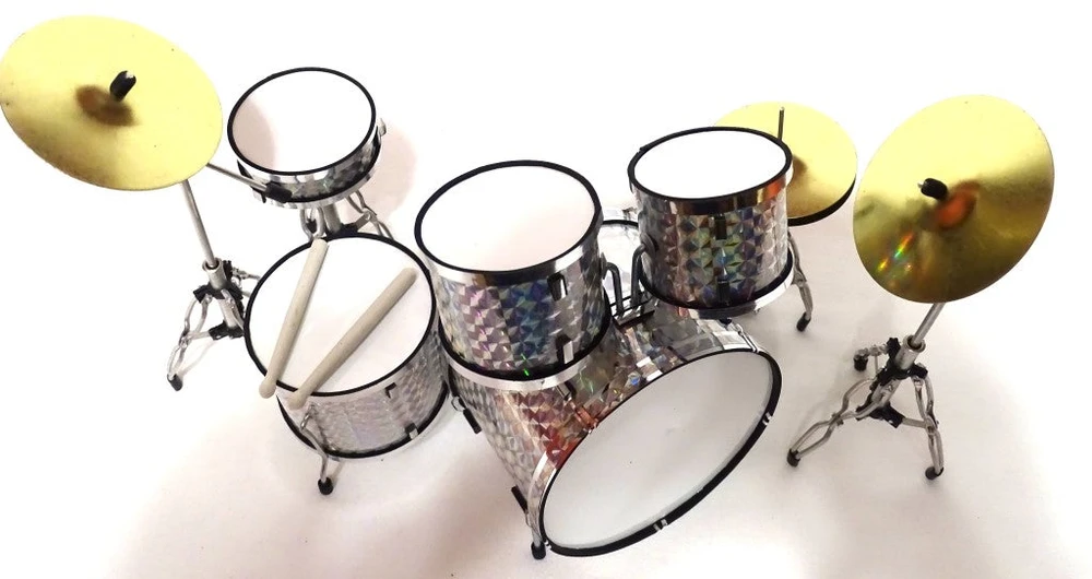 Indominiguitars Dekoratyvinis mini būgnų rinkinys 1:5, sidabrinis chromas, dovana būgnininkui
