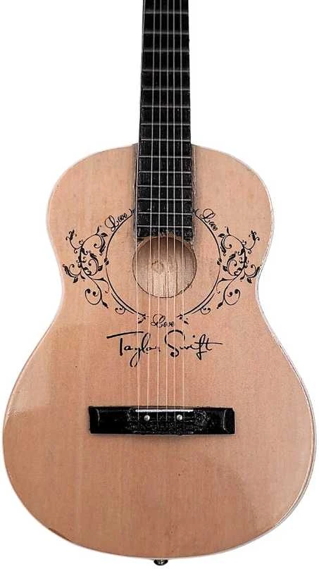 Indominiguitars Taylor Swift įkvėpta mini mahagoninė gitara – kolekcinė dovana