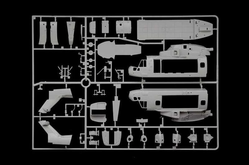 Italeri AW-101 Merlin HM.1 sraigtasparnis 1/72, plastikinis rinkinys