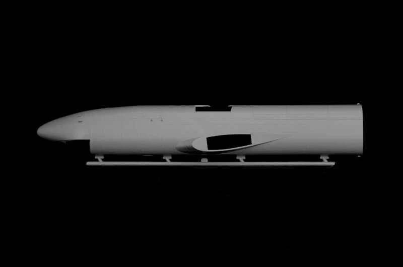 Italeri B-52G Stratofortress ankstyva versija su Hound Dog raketomis 1/72