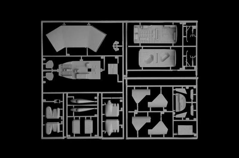 Italeri B-52G Stratofortress ankstyva versija su Hound Dog raketomis 1/72