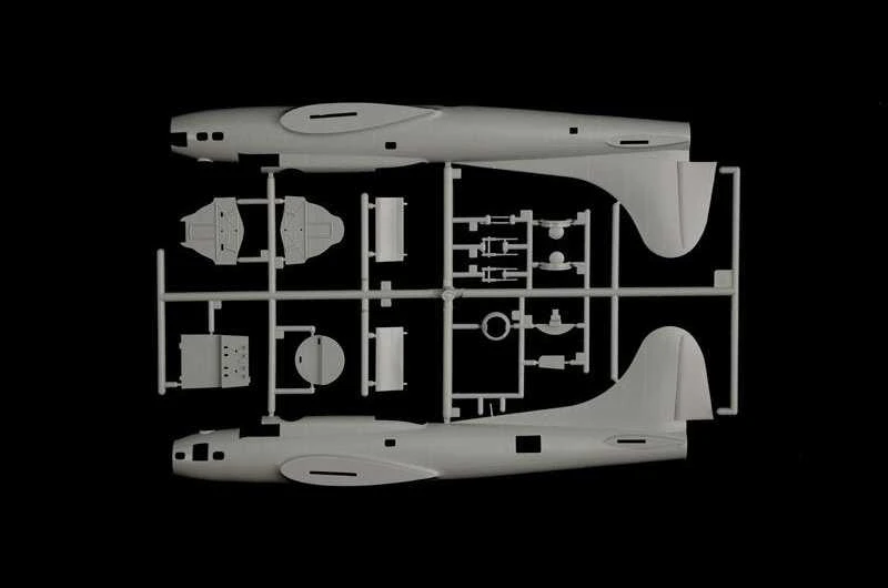 Italeri Boeing B-17F Skraidančioji Tvirtovė 1/72 plastikinis lėktuvo modelis