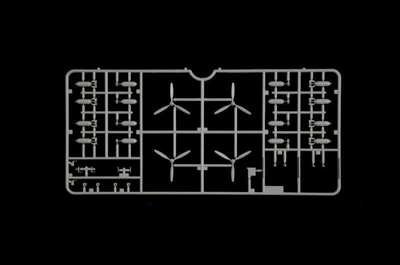 Italeri Boeing B-17F Skraidančioji Tvirtovė 1/72 plastikinis lėktuvo modelis