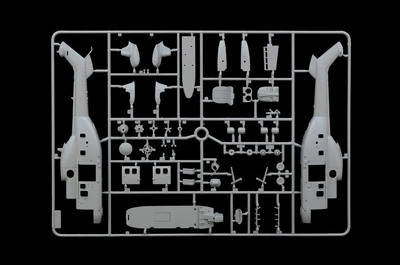 Italeri Eurocopter AS332 Super Puma sraigtasparnio modelis 1/72, 25,5 cm