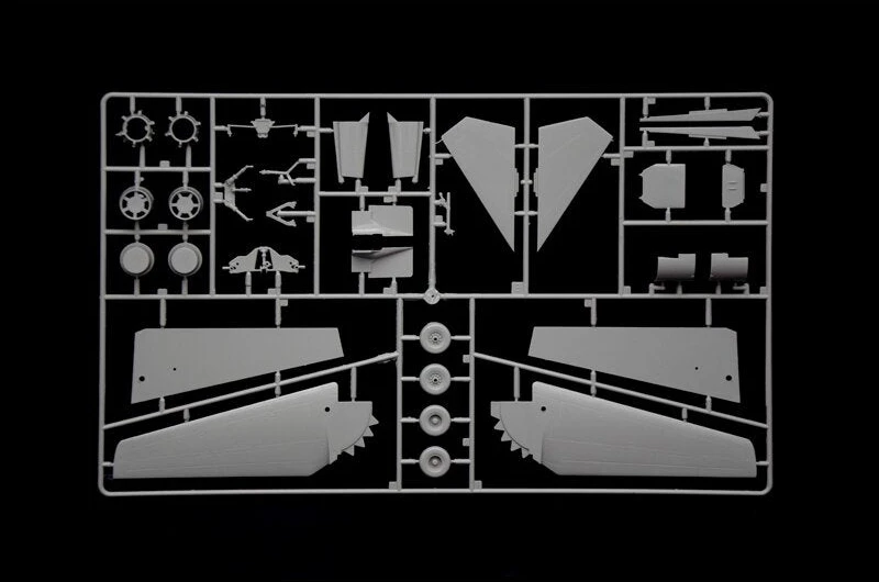 Italeri F-111A Aardvark naikintuvo modelis 1/72 – plastikinis rinkinys