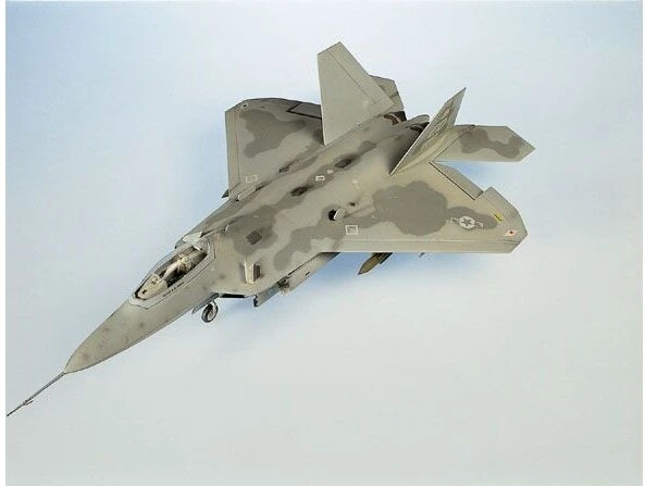 Kontruktorius F-22 Raptor Italeri