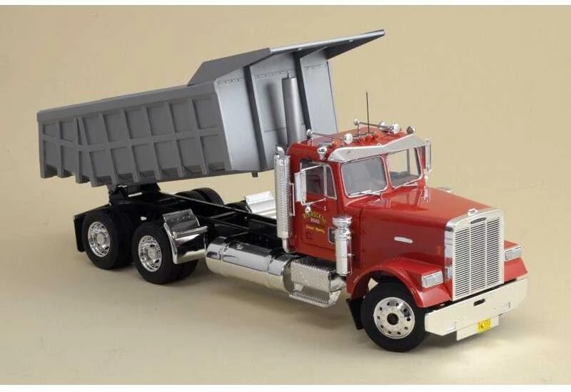 Italeri Freightliner savivartis sunkvežimis 1/24 plastikinis modelis 3783