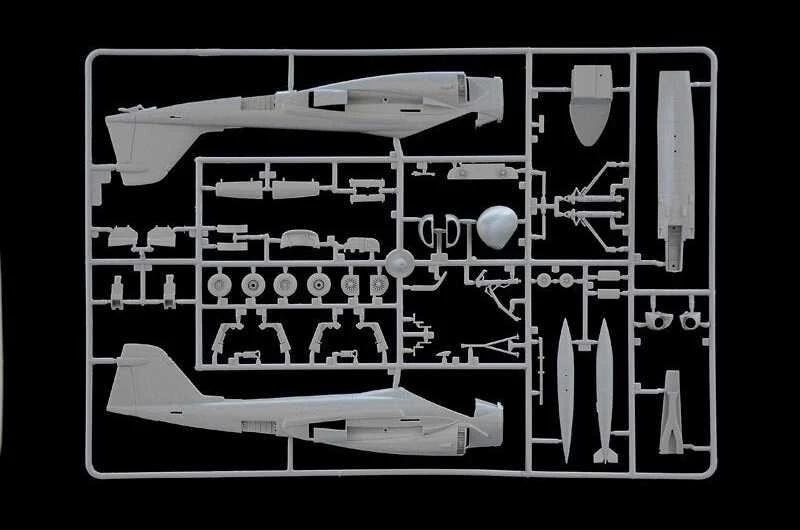 Italeri Grumman KA-6D Intruder 1/72 plastikinis lėktuvo surinkimo rinkinys