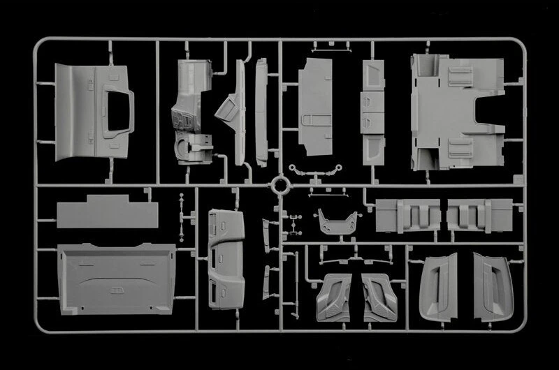 Italeri Iveco S-Way Abarth sunkvežimio modelis 1:24 su lipdukais
