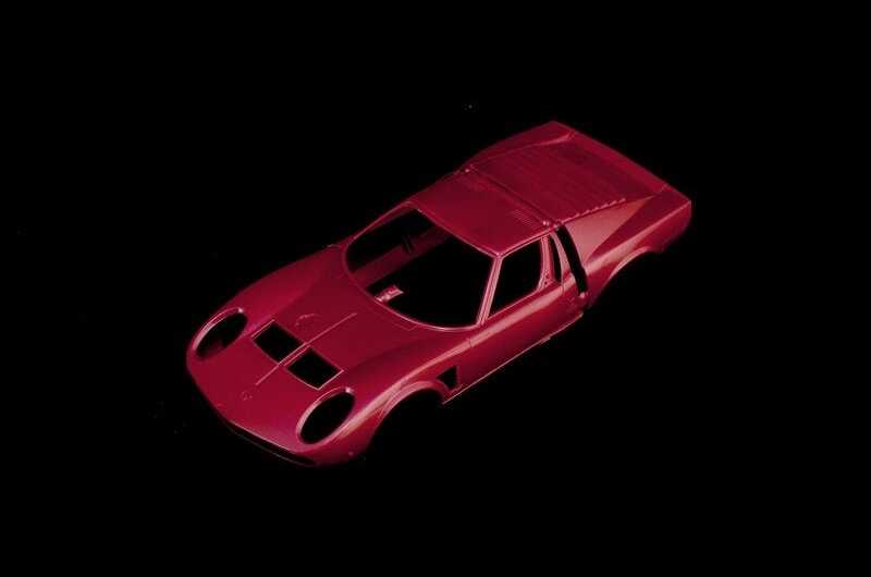 Italeri Lamborghini Miura Jota SVJ 1:24 plastikinis surinkimo rinkinys
