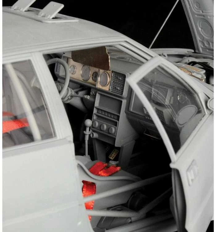 Italeri Lancia Delta HF Integrale 16v 1/12 plastikinis surinkimo rinkinys 4709