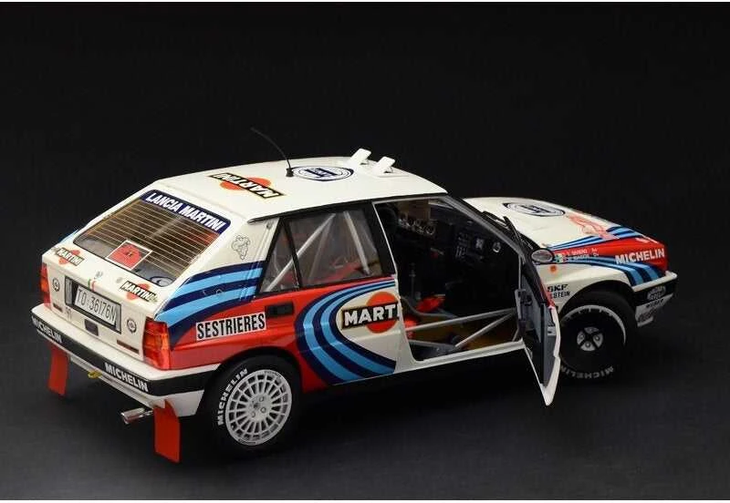 Italeri Lancia Delta HF Integrale 16v 1/12 plastikinis surinkimo rinkinys 4709