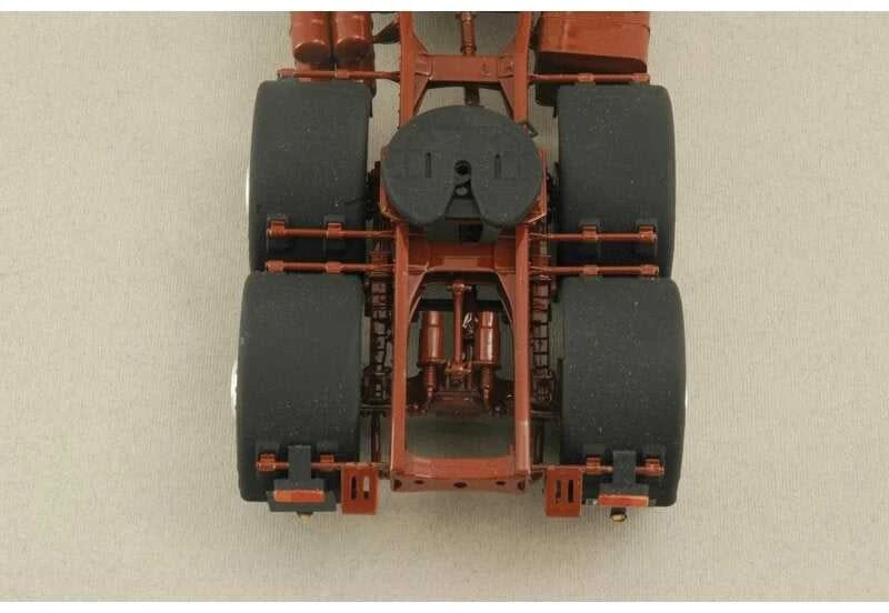 Italeri MAN 26.321 Formel Six sunkvežimis 1/24 – surenkamas modelis