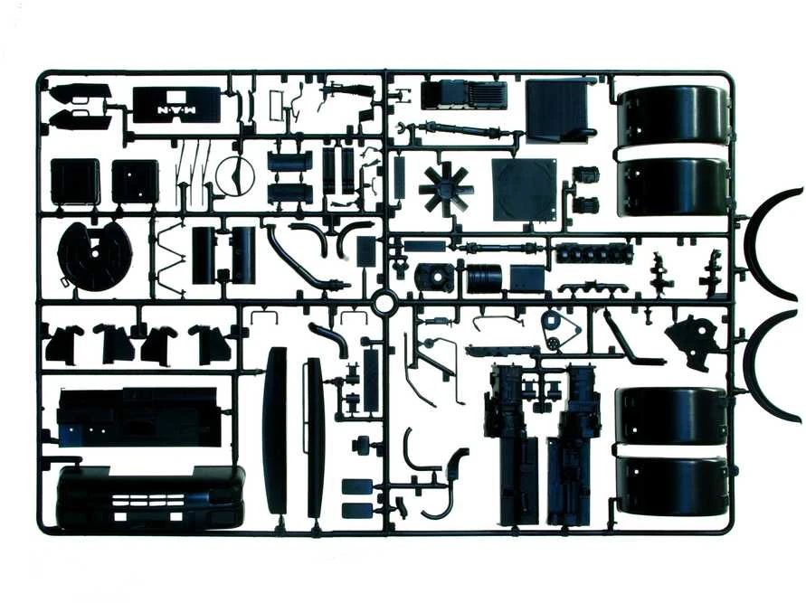 Italeri MAN 26.321 Formel Six sunkvežimis 1/24 – surenkamas modelis