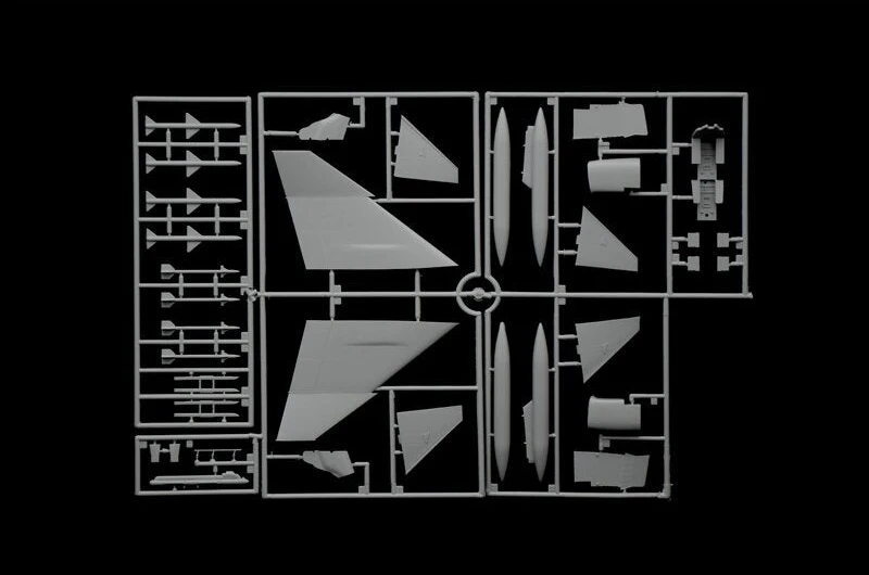 Italeri McDonnell Douglas RF-4C/E Phantom II plastikinis lėktuvo modelis 1/72