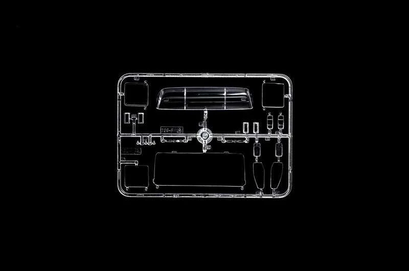 Italeri Mercedes-Benz 2238 6x4 sunkvežimis, plastikinis modelis 1/24