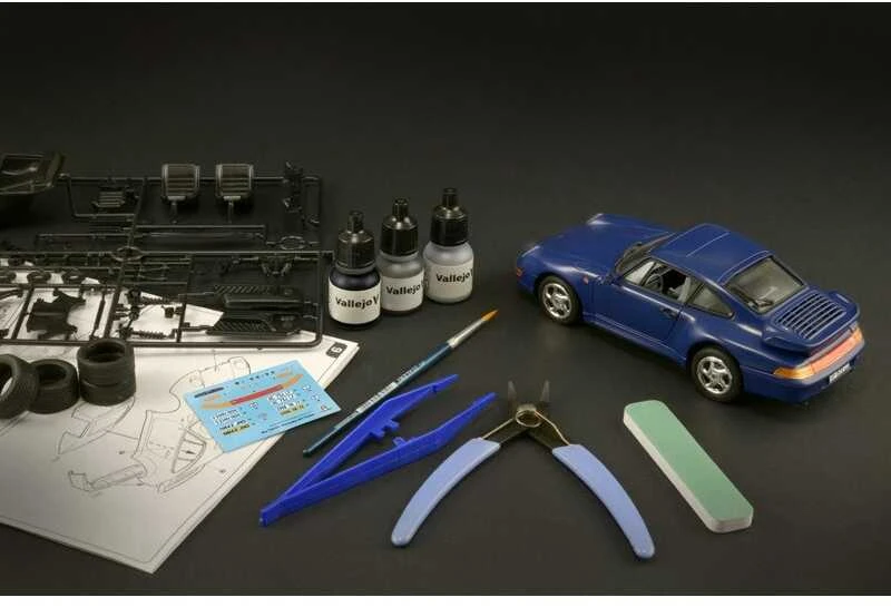 Italeri Porsche 911 1/24 dovanų rinkinys su dažais ir klijais