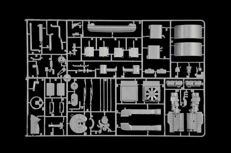 Italeri Renault Magnum AE500 1:24 surenkamas sunkvežimio modelis