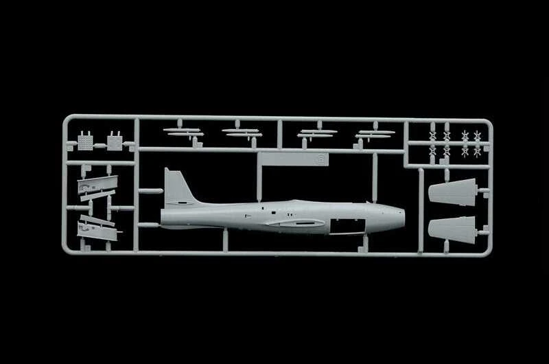 Italeri Republic F-84G Thunderjet 1/72 plastikinis lėktuvo surinkimo rinkinys