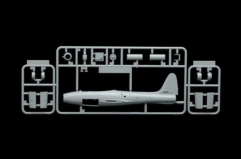 Italeri Republic F-84G Thunderjet 1/72 plastikinis lėktuvo surinkimo rinkinys