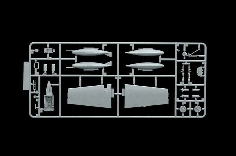 Italeri Republic F-84G Thunderjet 1/72 plastikinis lėktuvo surinkimo rinkinys
